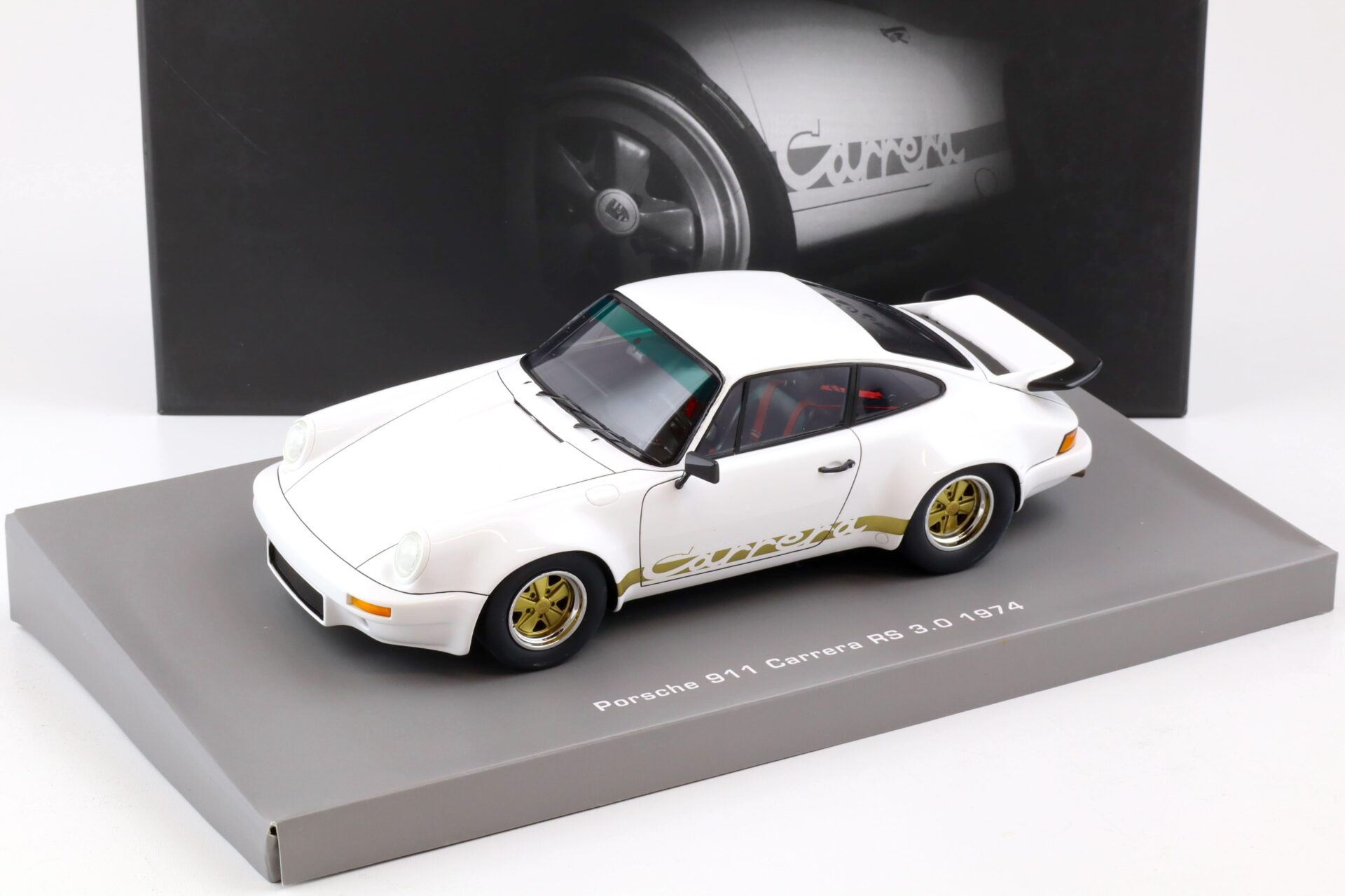 1:18 Spark Porsche 911 Carrera RS 3.0 Coupe 1974 white 18S023