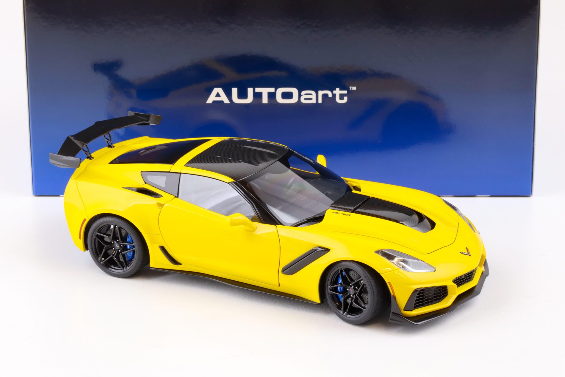 1:18 AUTOart Chevrolet Corvette C7 ZR1 Coupe 2019 Corvette Racing yellow