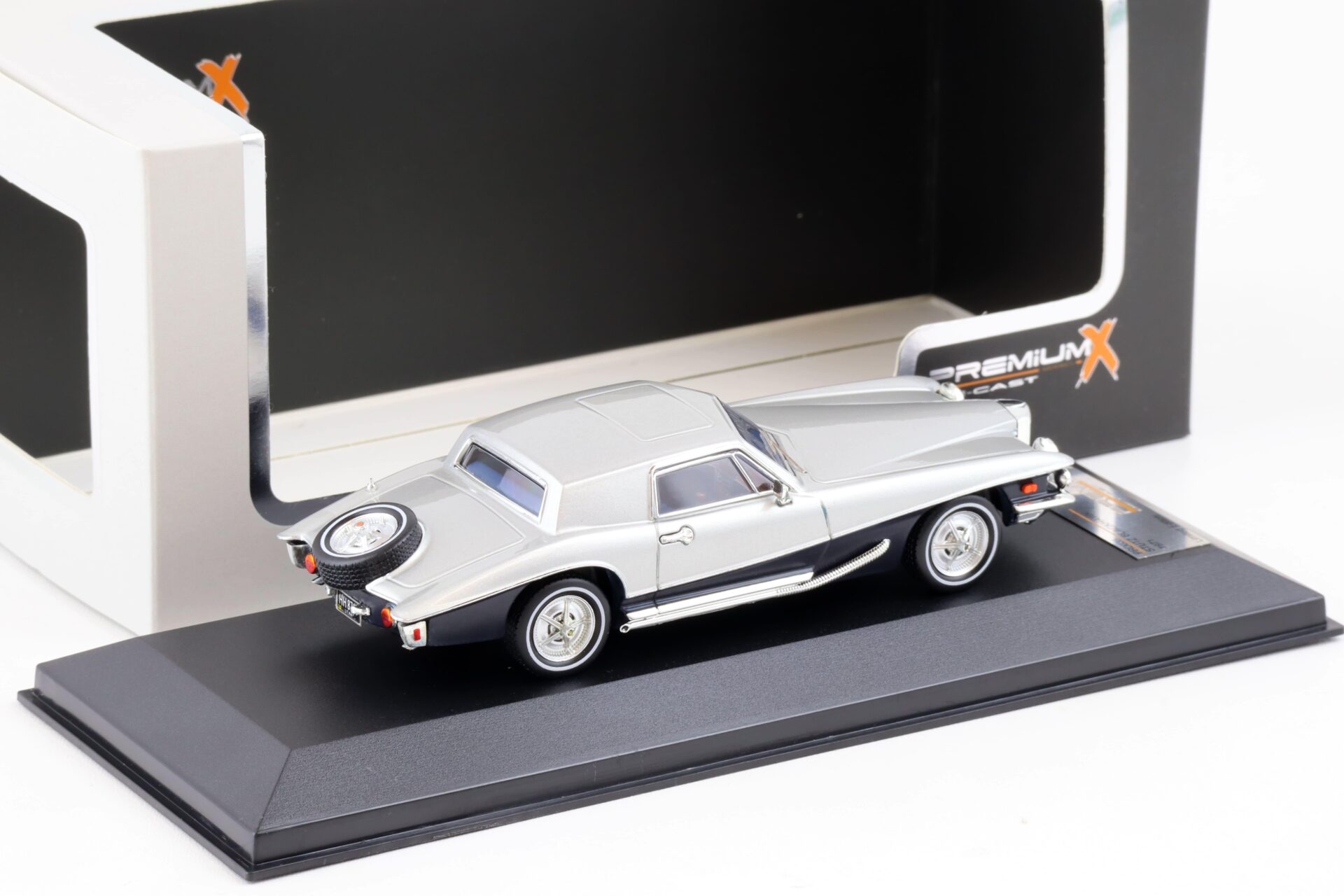 1:43 PremiumX Stutz Blackhawk Coupe 1971 silver/ black