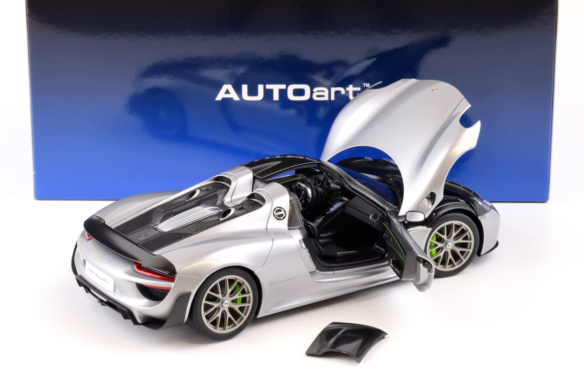 1:18 AUTOart Porsche 918 Spyder GT silver metallic/ silver metallic 77925