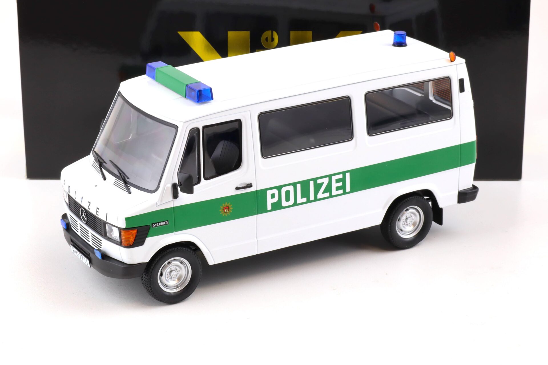 ID 84638 orig.jpg 1:18 KK-Scale Mercedes 208D Bus VAN POLIZEI white/ green