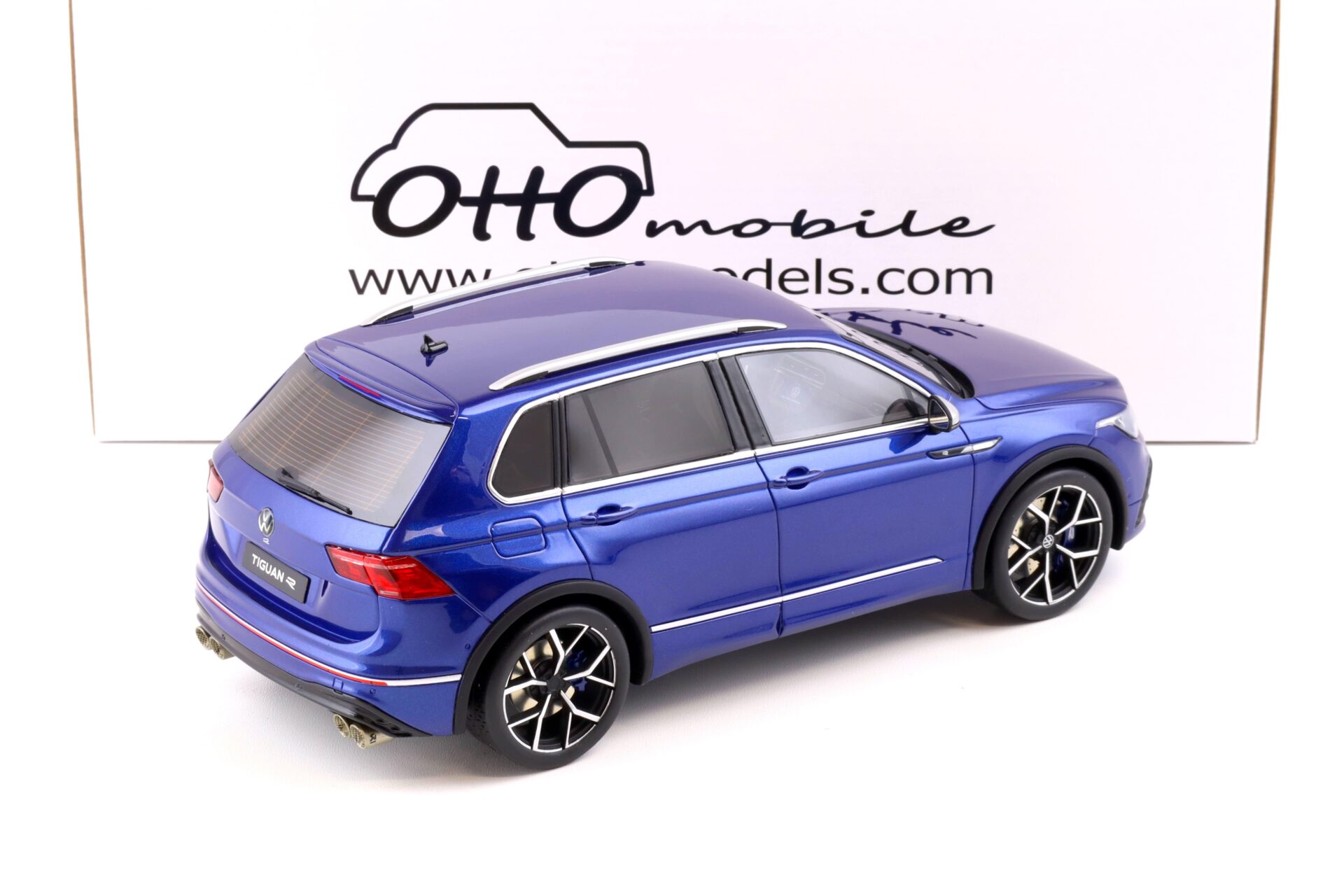 1:18 OTTO mobile OT423 VW Tiguan R blue metallic 2021