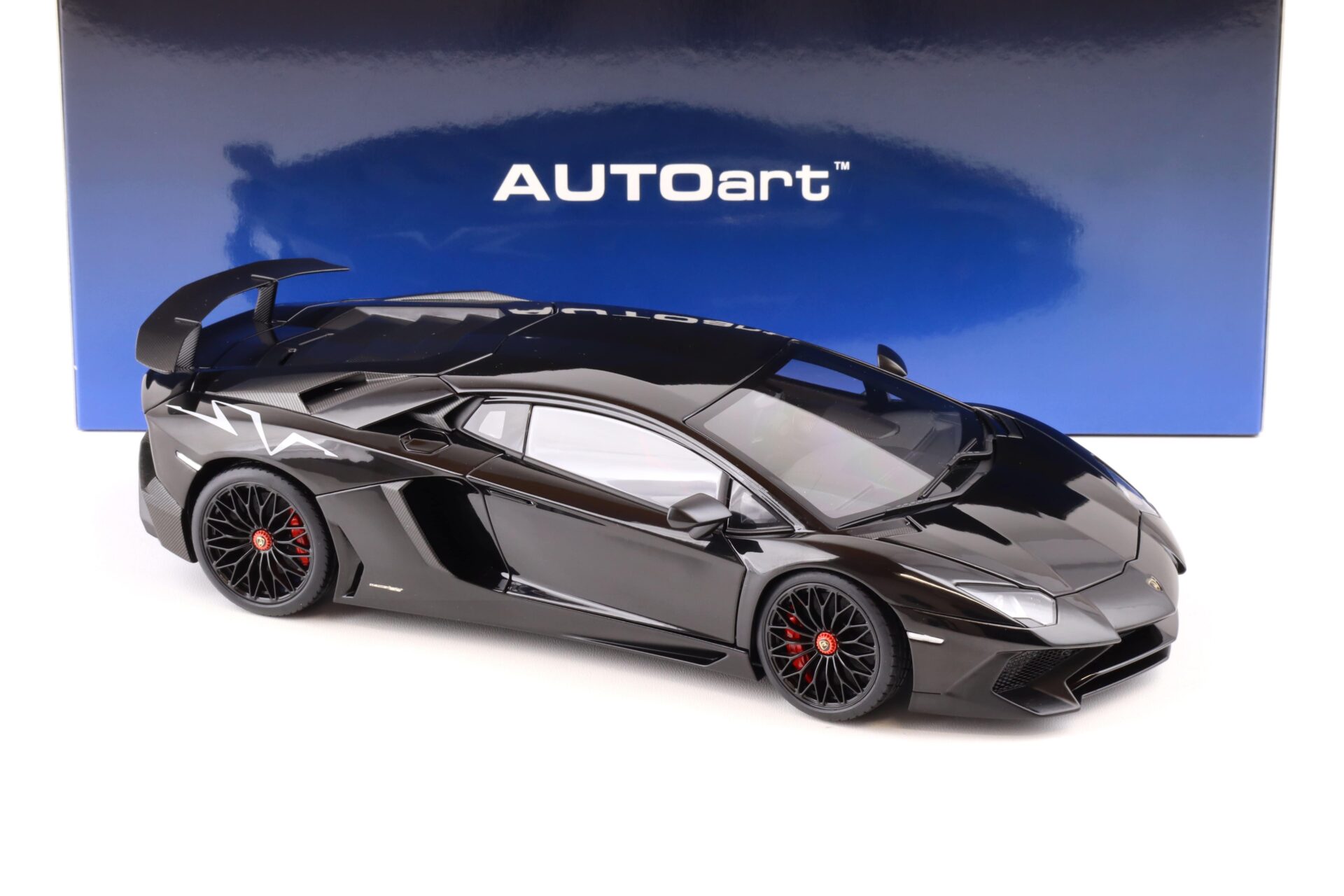1:18 AUTOart Lamborghini Aventador LP750-4 SV Nero Aldebaran/ Gloss black 74556
