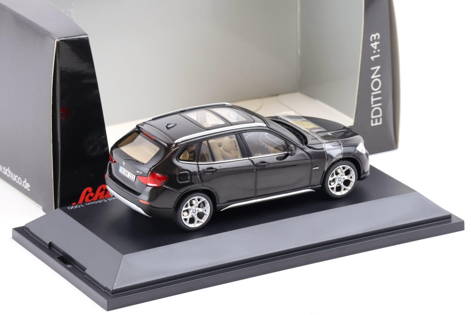 1:43 Schuco BMW X1 E84 SUV Saphir black metallic