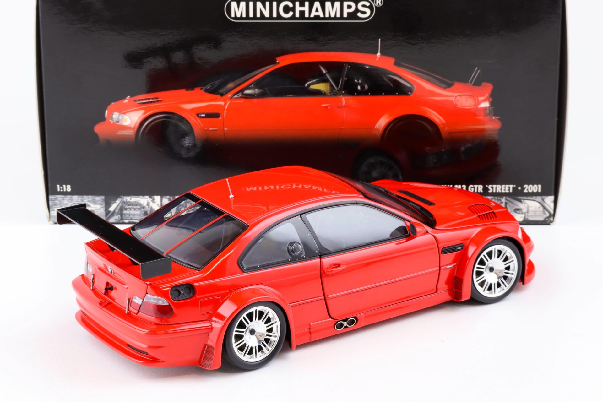 1:18 Minichamps BMW M3 GTR E46 Street 2001 red