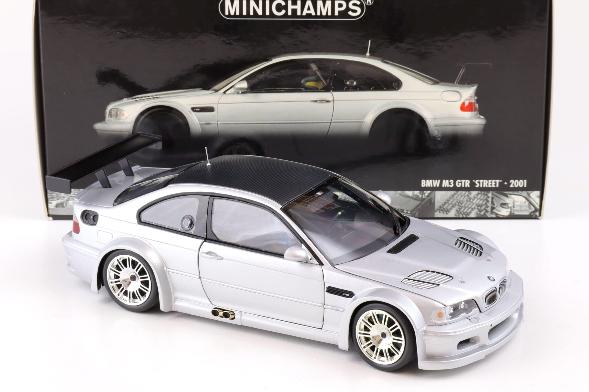 1:18 Minichamps BMW M3 GTR E46 Street 2001 silver with Carbon roof