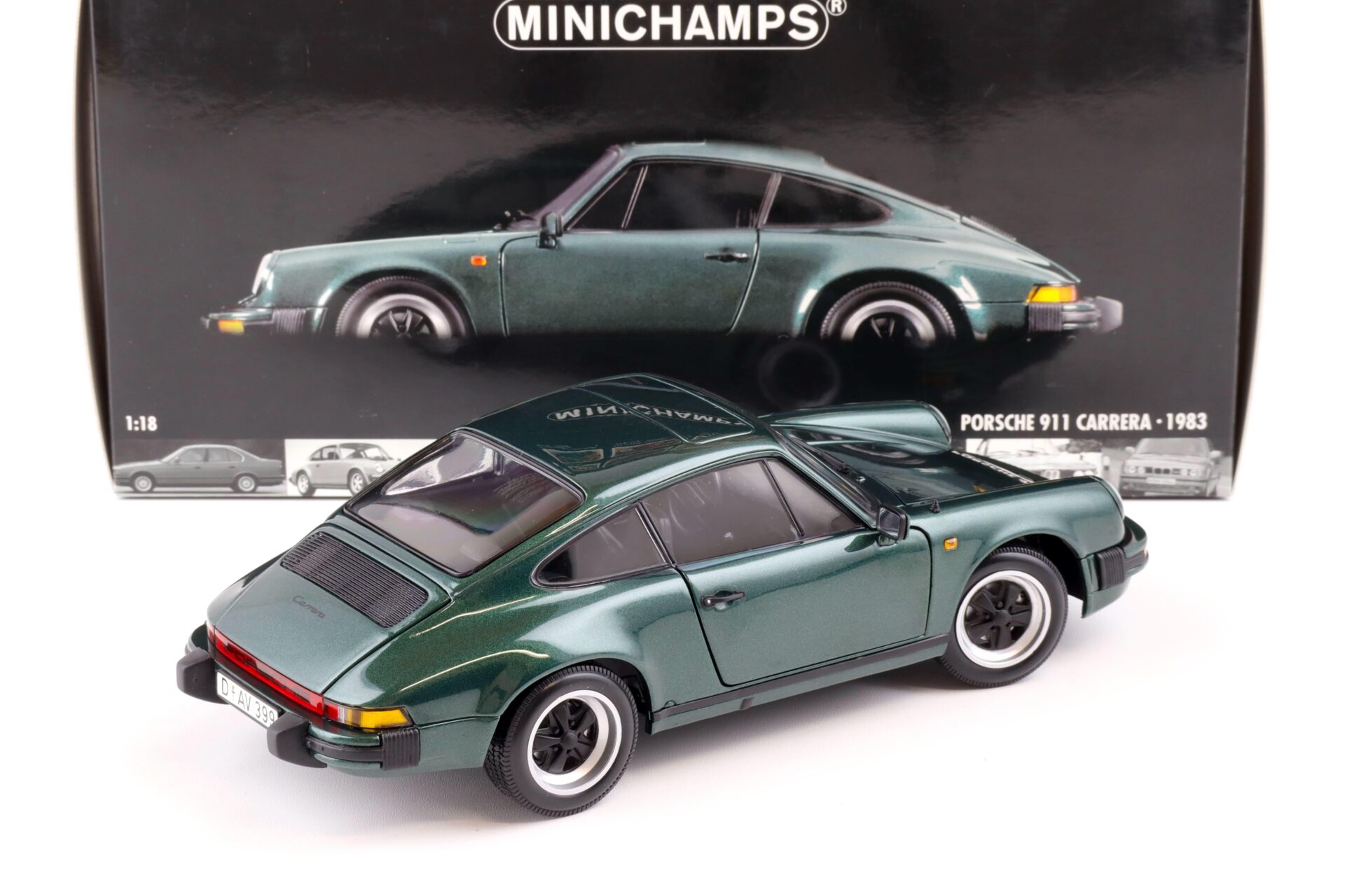 1:18 Minichamps Porsche 911 Carrera Coupe 1983 green metallic
