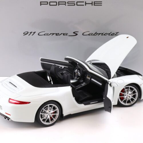 1:18 Minichamps Porsche 911 (991) Carrera S Cabriolet white DEALER VERSION - Image 4