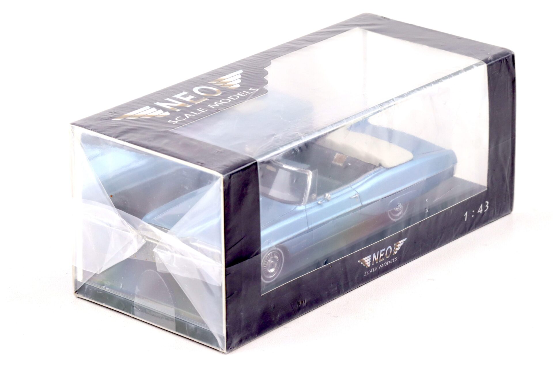 1:43 NEO Pontiac Bonneville Convertible blue metallic 1968