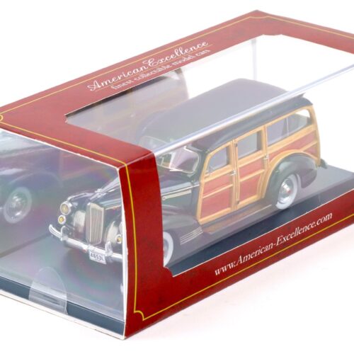 1:43 American Excellence NEO Packard 110 Deluxe Wagon green/ black 1941