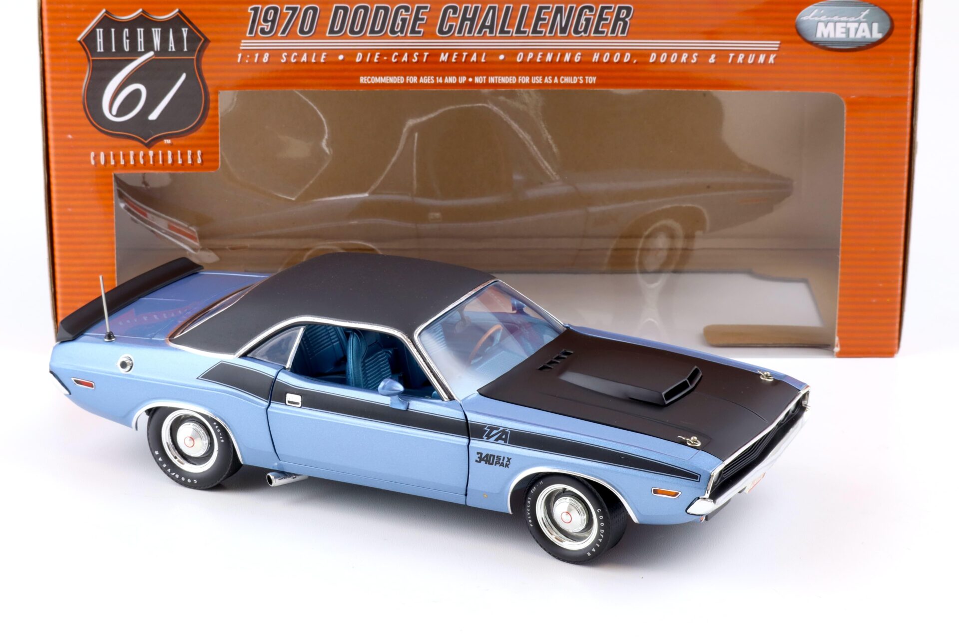 1:18 Highway61 Dodge Challenger T/A 340 Six Pak Coupe 1970 blue metallic