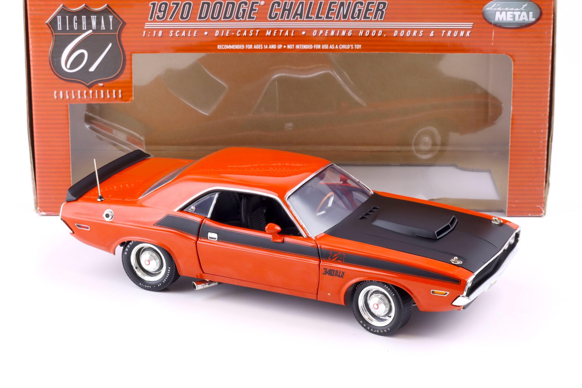 1:18 Highway61 Dodge Challenger T/A 340 Six Pak Coupe 1970 orange metallic