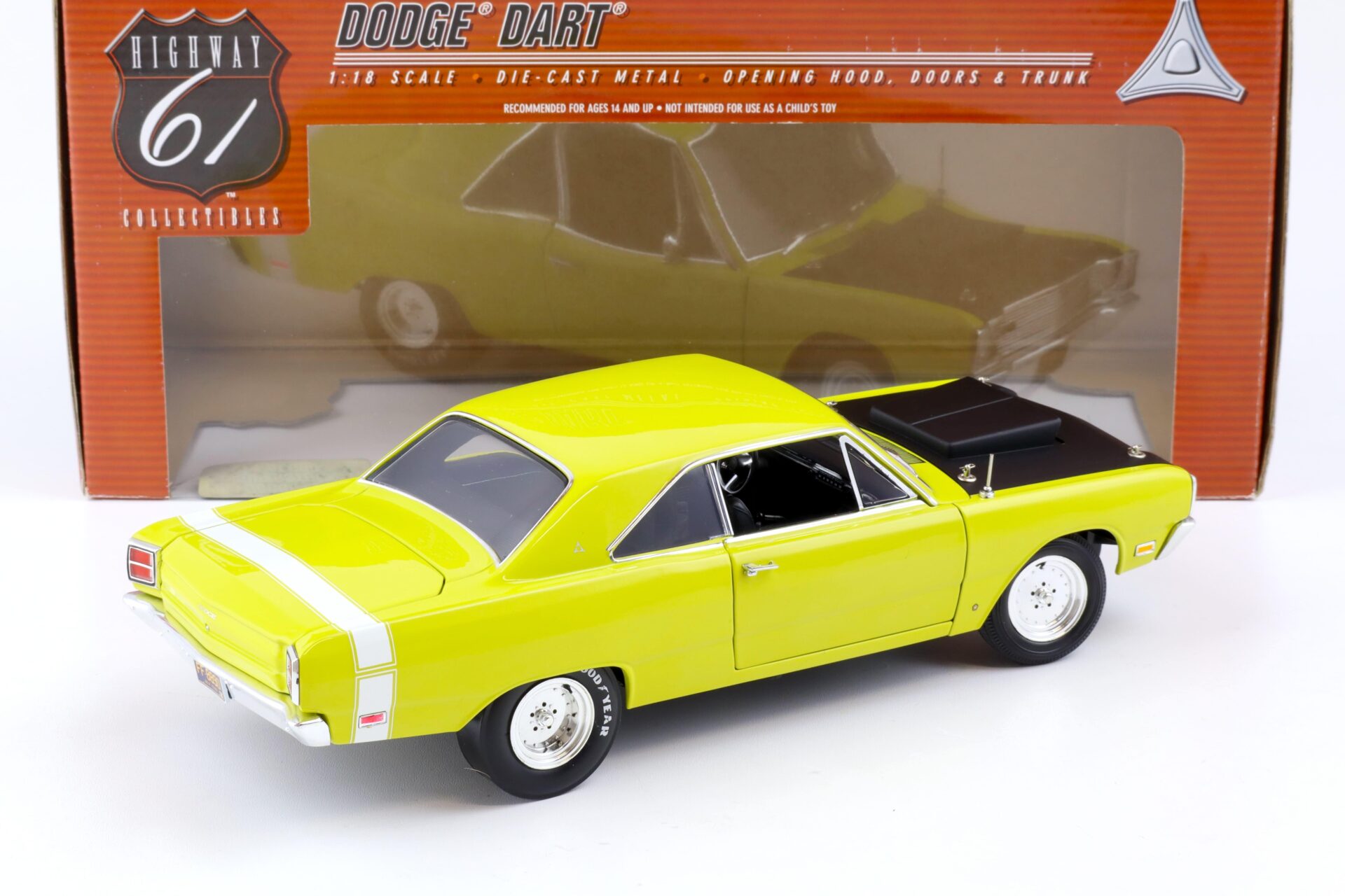 1:18 Highway61 Dodge Dart Superstock Coupe 1968 light green-yellow