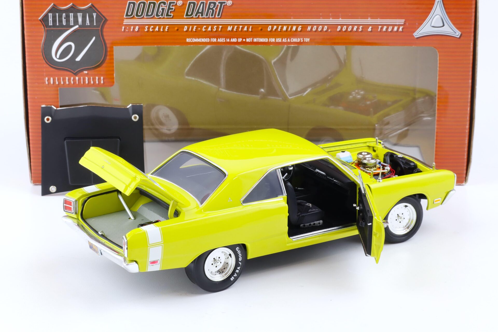 1:18 Highway61 Dodge Dart Superstock Coupe 1968 light green-yellow