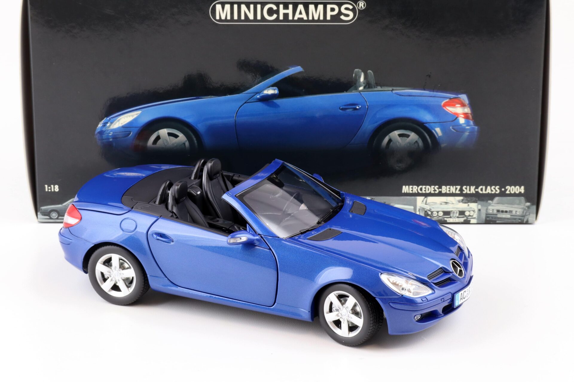 1:18 Minichamps Mercedes SLK Convertible R171 with movable roof 2004 blue metallic