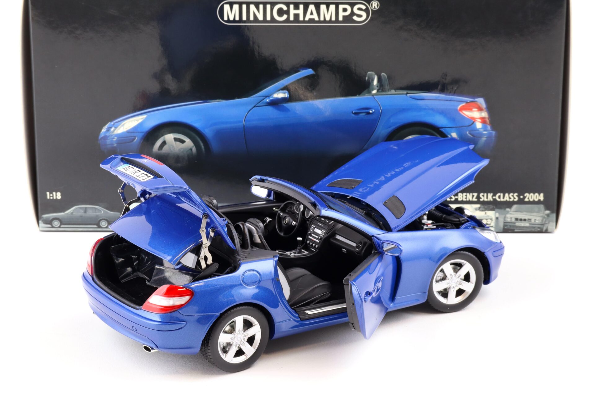 1:18 Minichamps Mercedes SLK Convertible R171 with movable roof 2004 blue metallic