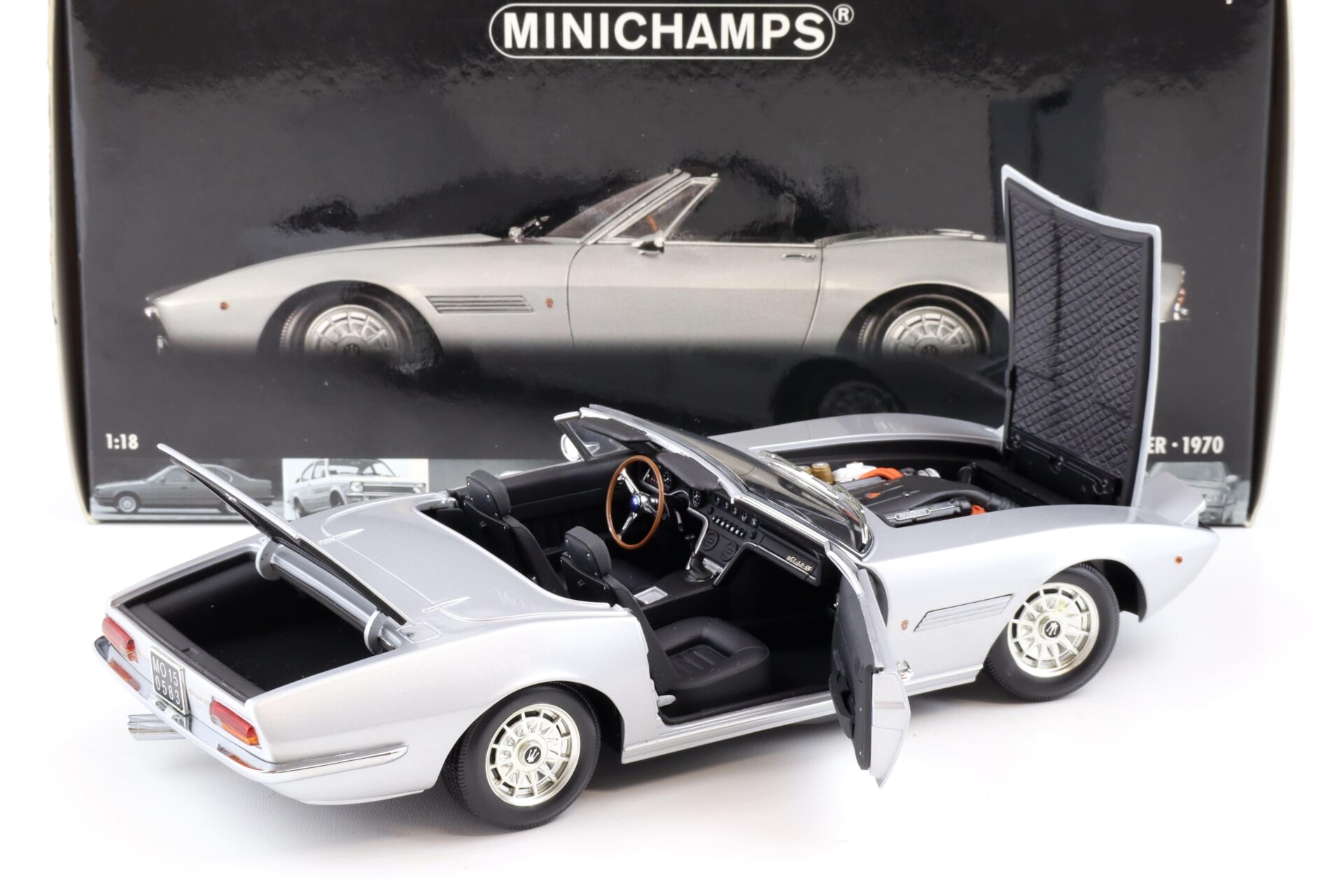 1:18 Minichamps Maserati Ghibli Spyder 1970 silver