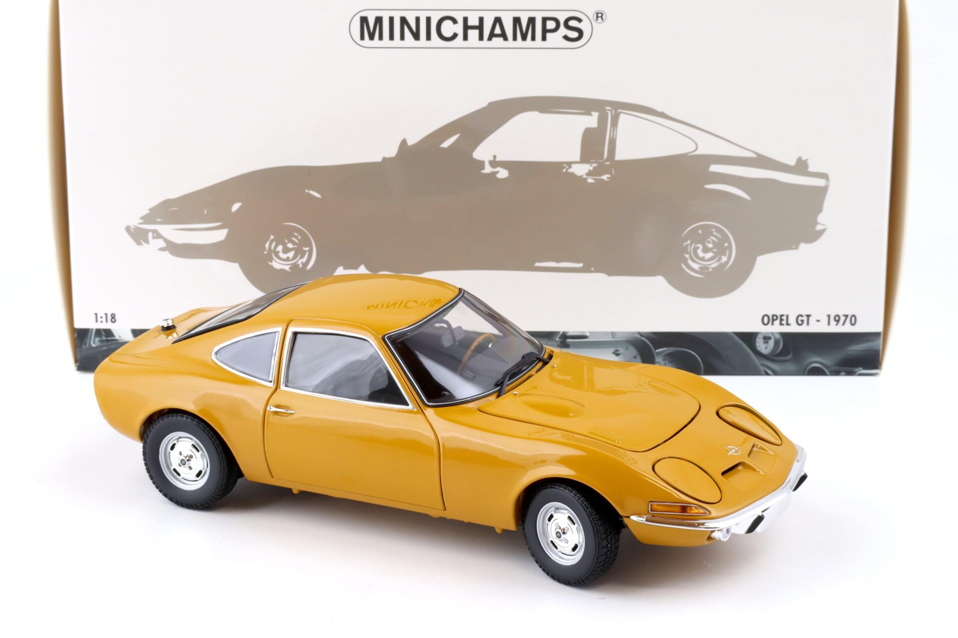 1:18 Minichamps Opel GT 1970 Ocher
