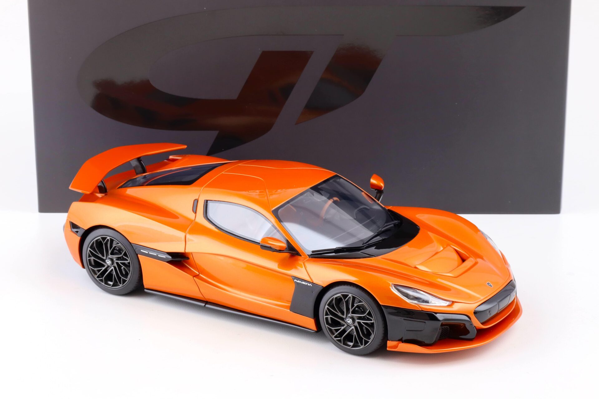 1:18 GT Spirit GT880 Rimac Nevera Coupe 2021 orange metallic