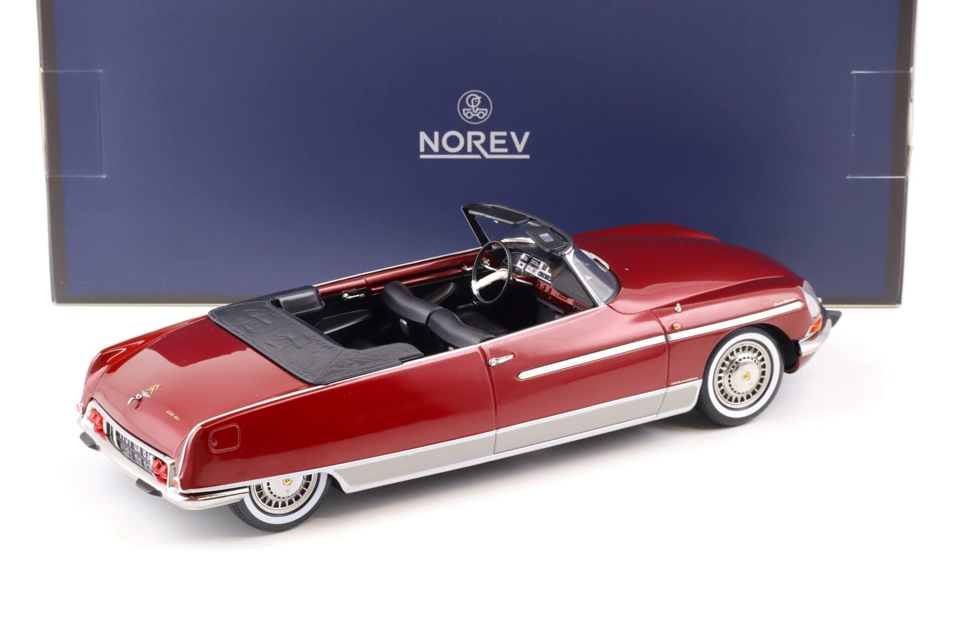 1:18 Norev Citroen DS 21 Palm Beach 1968 Ruby red - Limited 300 pcs.
