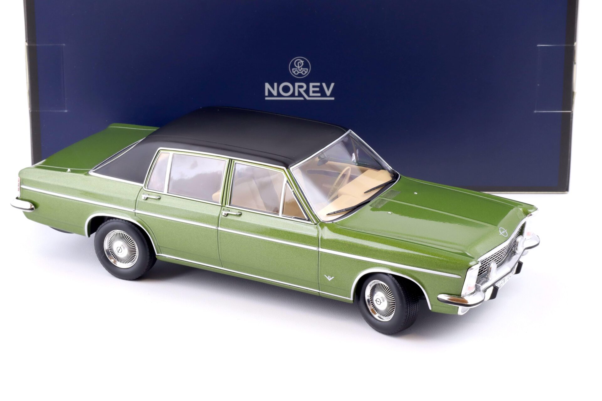 1:18 Norev Opel Diplomat V8 Limousine 1969 green metallic - Limited 300 pcs.
