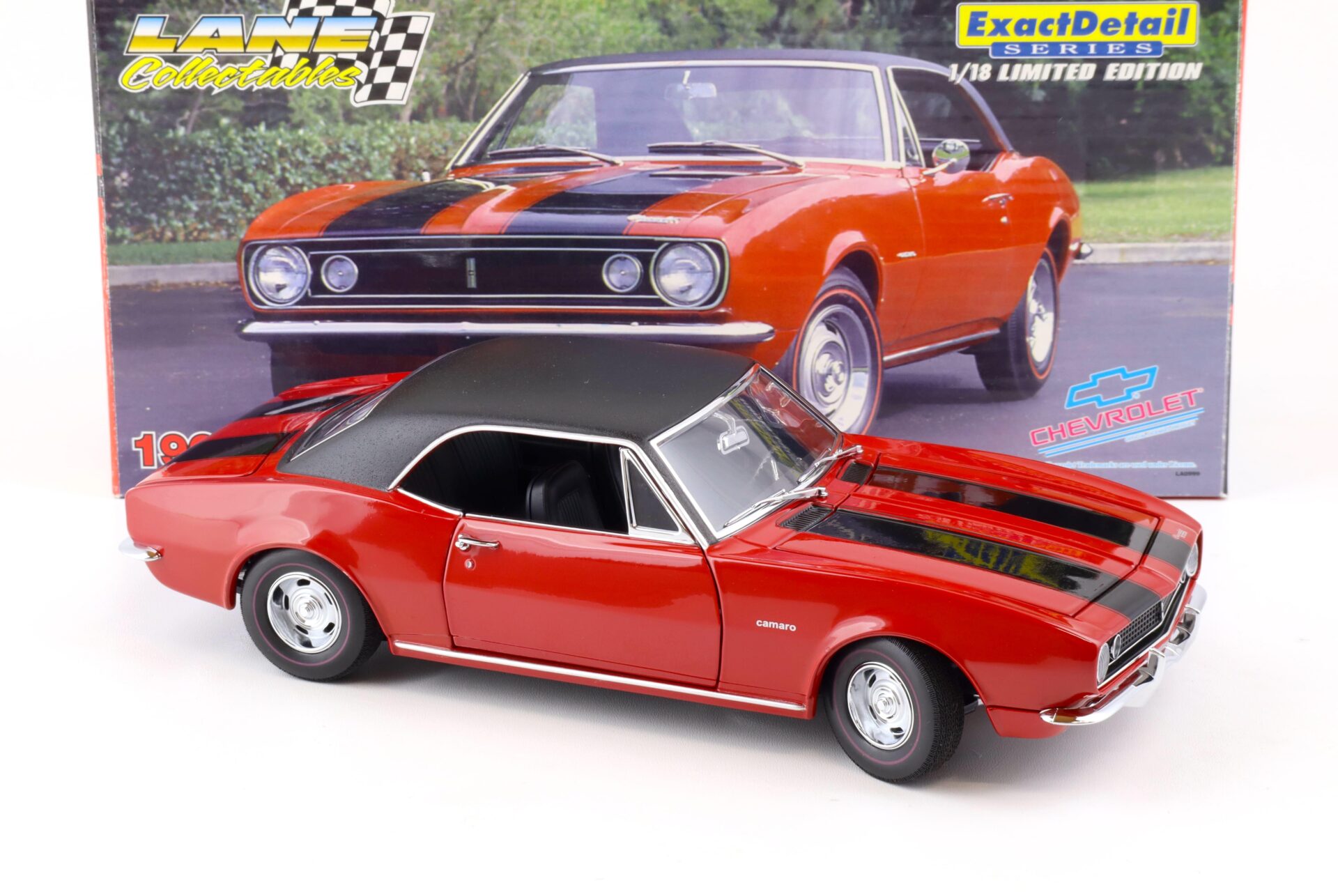 1:18 Exact Detail Chevrolet Camaro Z-28 Coupe 1967 red/ black vinyl roof
