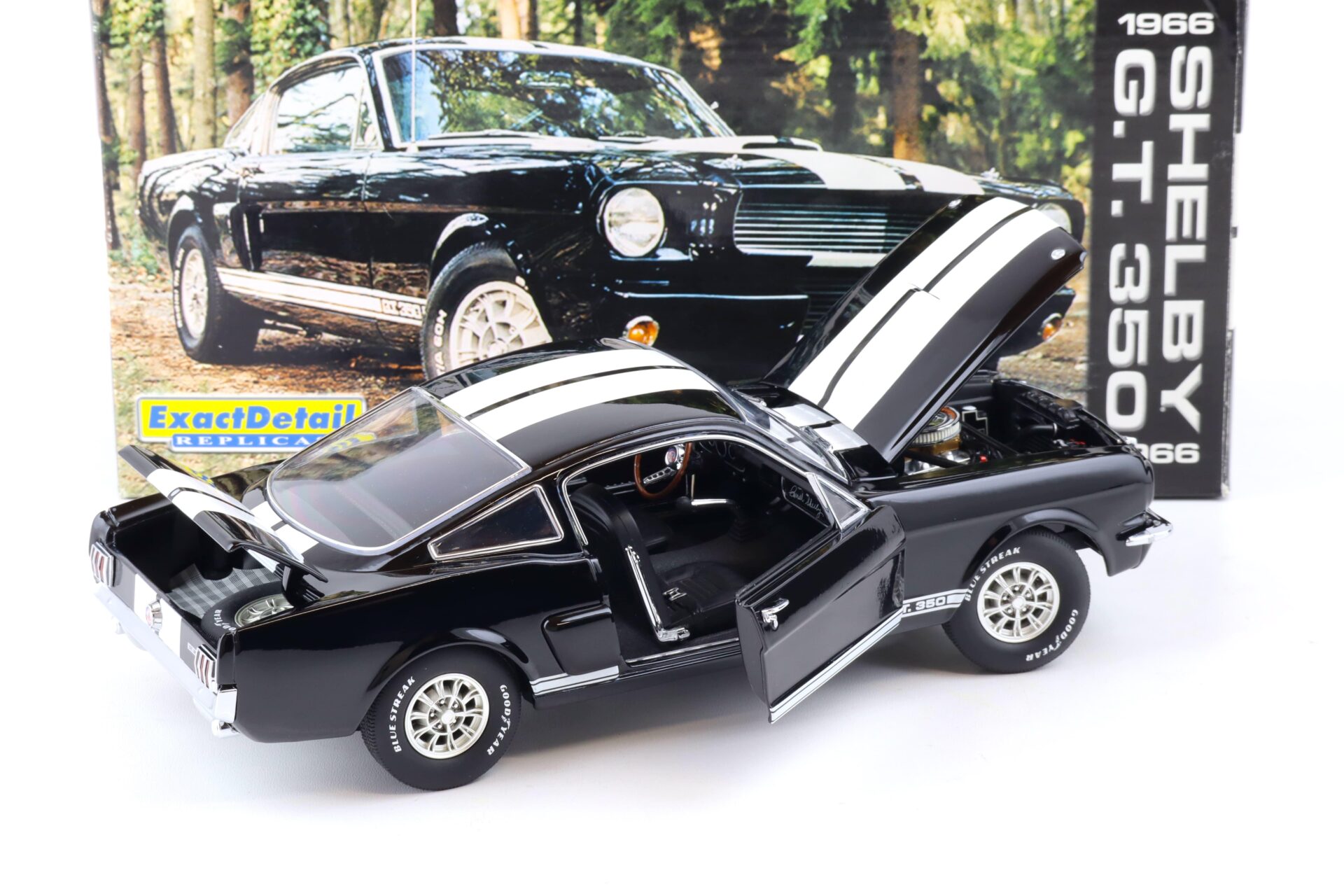 1:18 Exact Detail Shelby GT 350 Coupe 1966 black/ white stripes WCC115