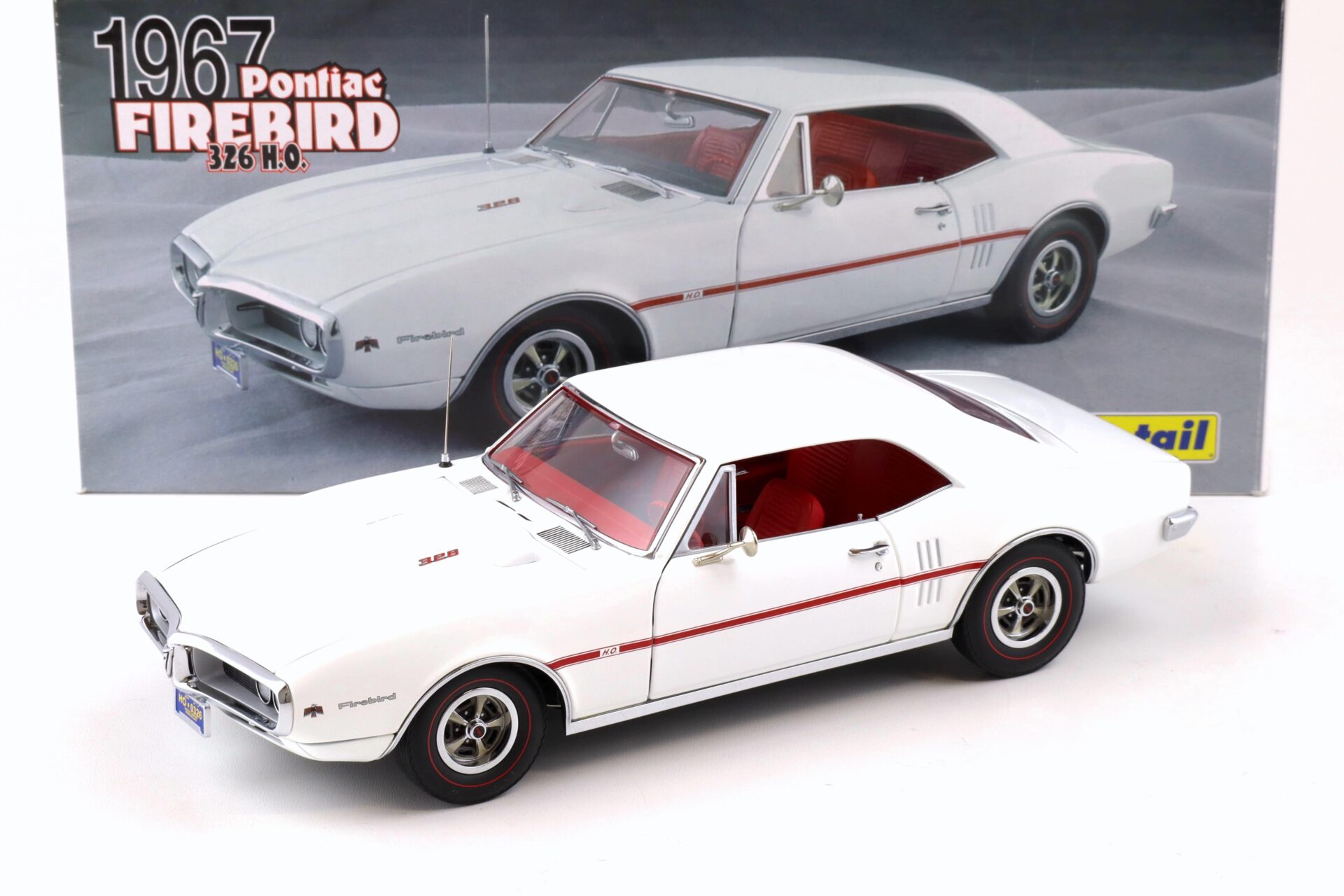 1:18 Exact Detail 1967 Pontiac Firebird 326 H.O. Coupe white WCC405