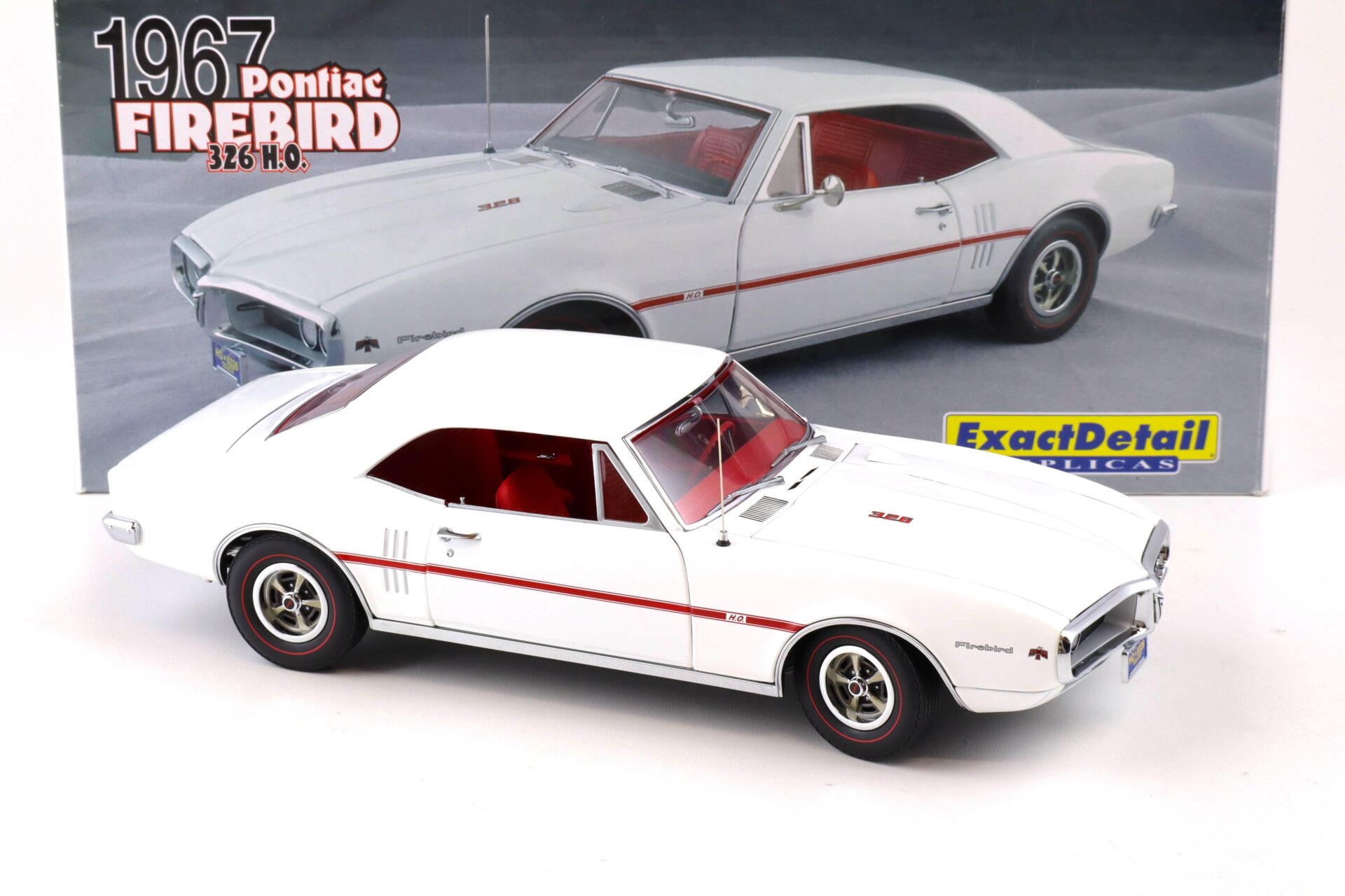 1:18 Exact Detail 1967 Pontiac Firebird 326 H.O. Coupe white WCC405