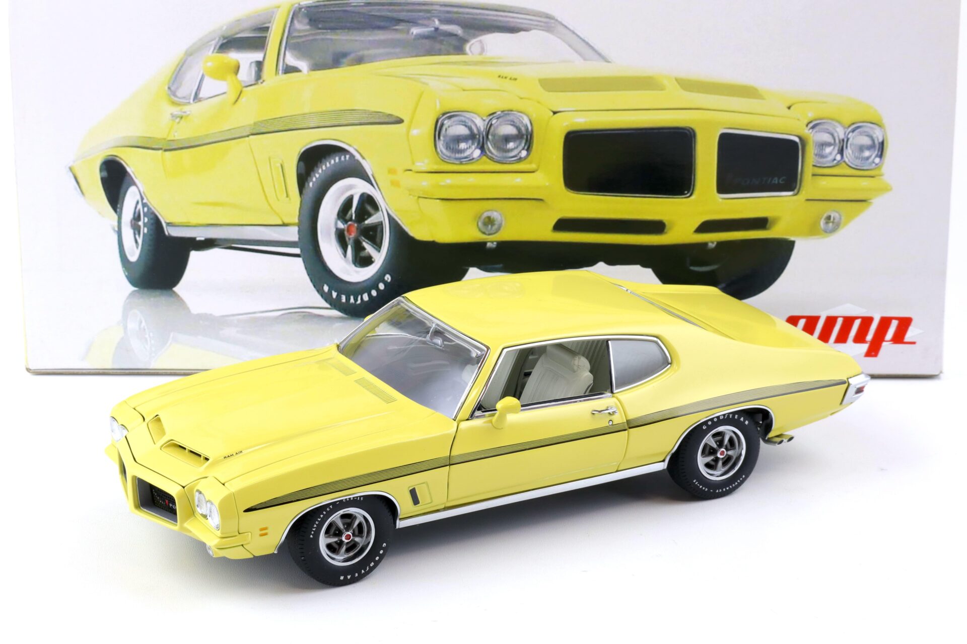 ID 86275 orig.jpg 1:18 GMP 1972 Pontiac Lemans Coupe yellow 8048