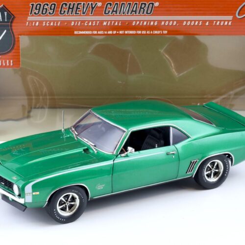 1:18 Highway61 Chevrolet Camaro SS 396 Coupe green metallic 50384