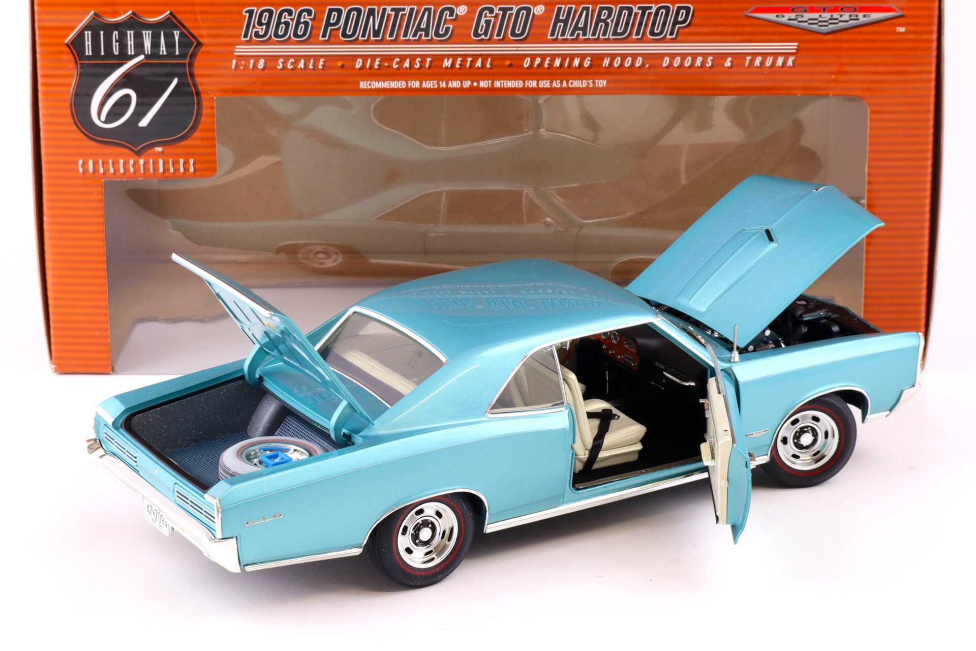 1:18 Highway61 Pontiac GTO Hardtop Coupe 1966 petrol blue metallic 50584