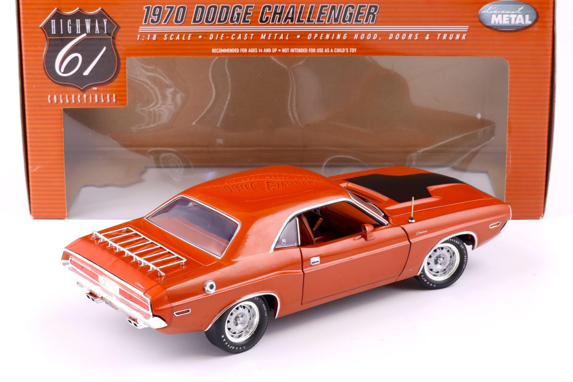 1:18 Highway61 Dodge Challenger Coupe 1970 orange metallic 50782
