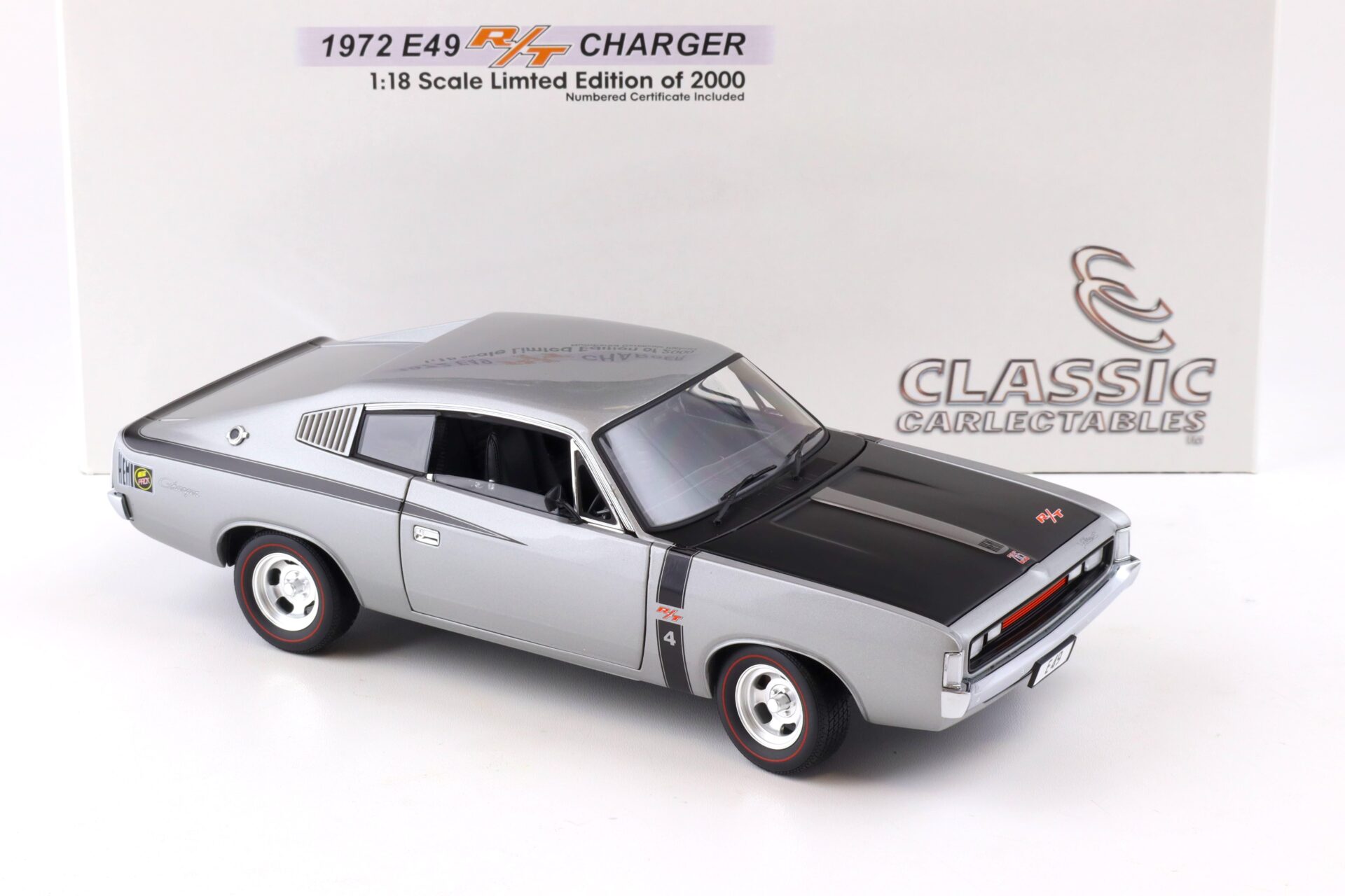 1:18 Classic Carlectables 1972 Chrysler E49 R/T Charger Mercury silver metallic 18138