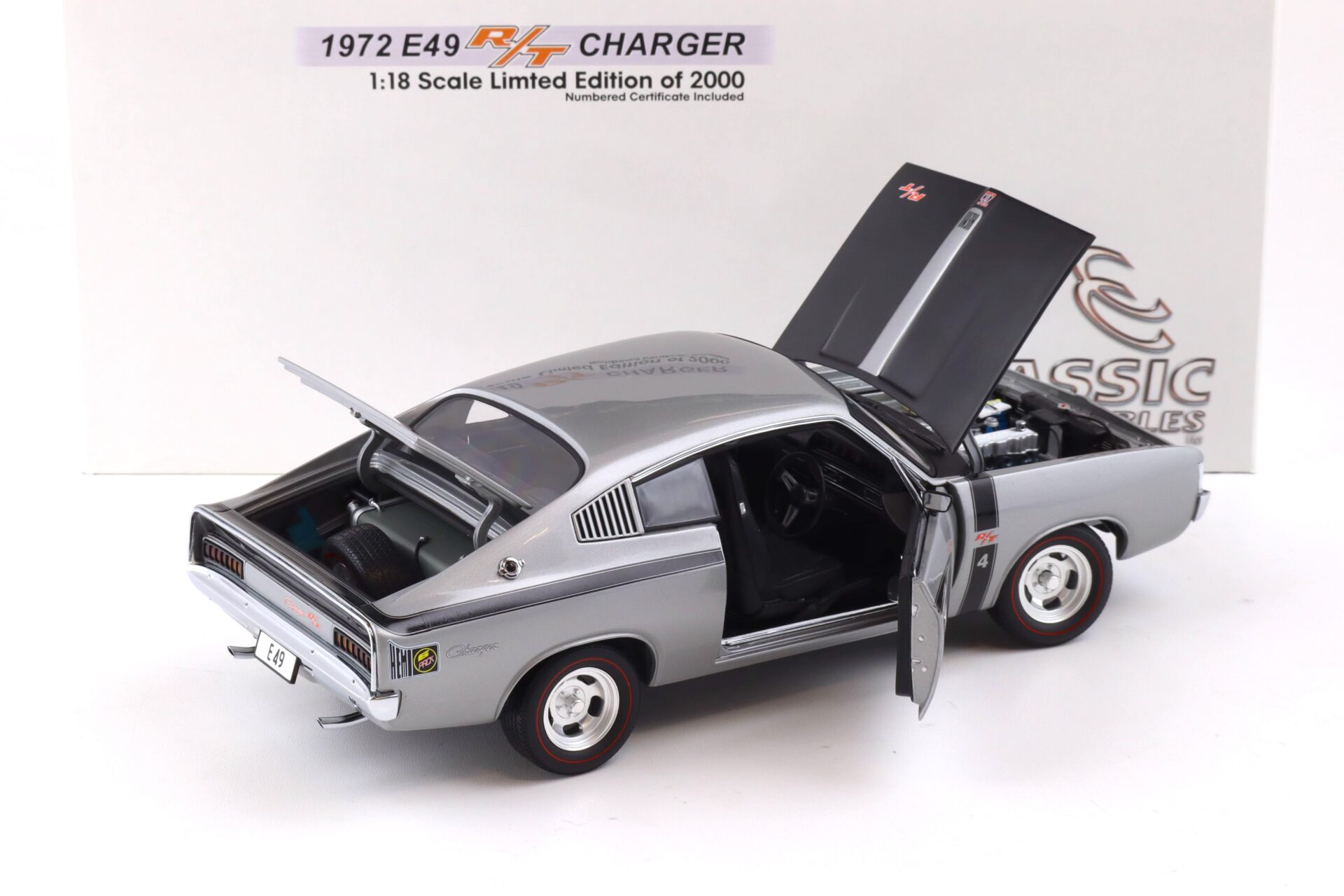 1:18 Classic Carlectables 1972 Chrysler E49 R/T Charger Mercury silver metallic 18138