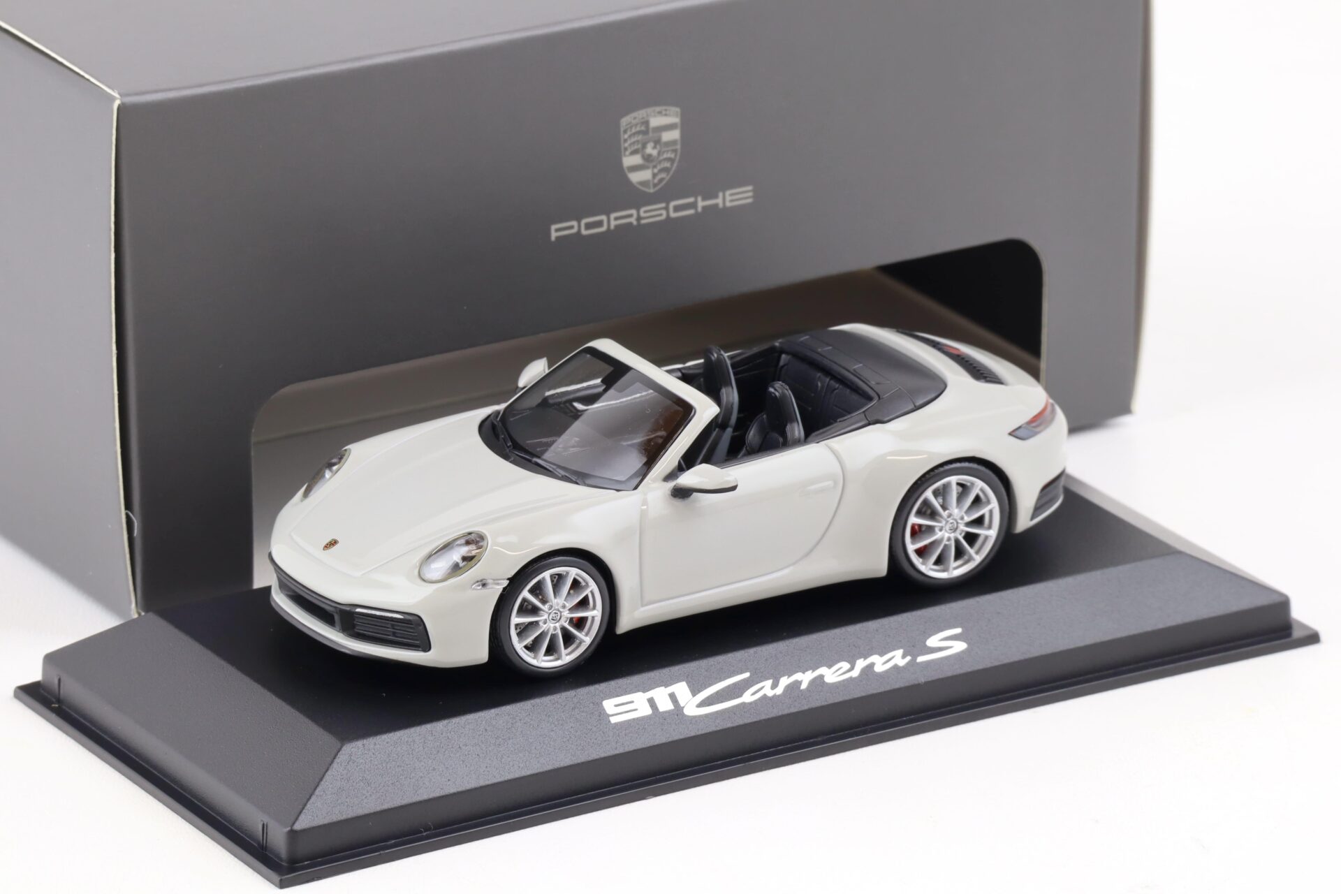 ID 86451 orig.jpg 1:43 Minichamps Porsche 911 (992) Carrera S Cabriolet chalk/ black WAP DEALER