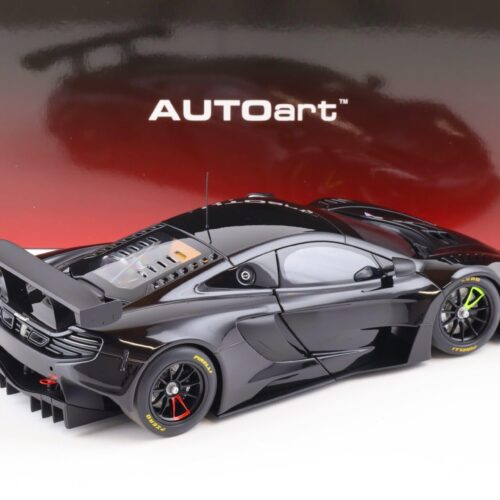 1:18 AUTOart McLAREN 650S GT3 2017 Gloss black/ matt black accents 81644