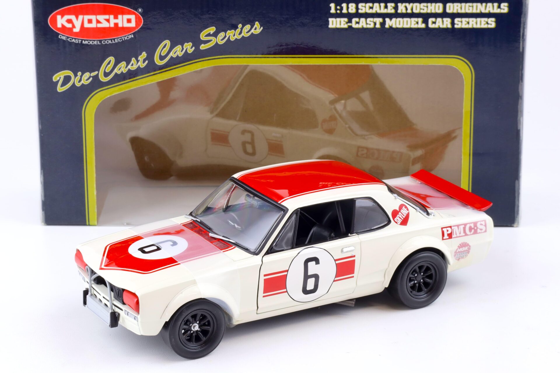 ID 86559 orig.jpg 1:18 Kyosho Nissan Skyline 2000 GT-R (KPGC10) Racing #6 white/red 08122R