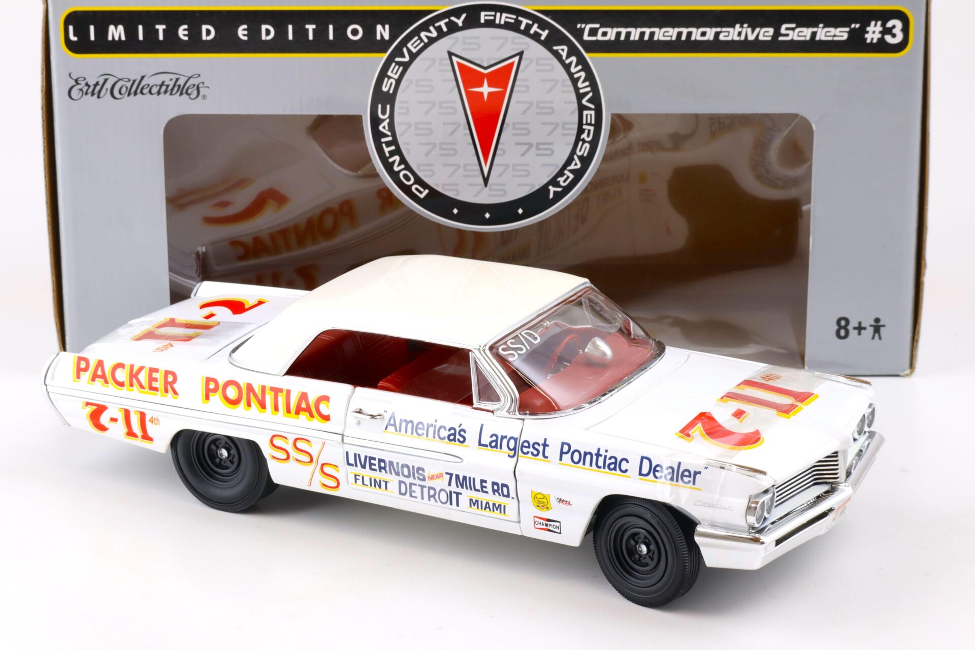 1:18 ERTL 1962 Pontiac Catalina Coupe Packer Pontiac 29263P