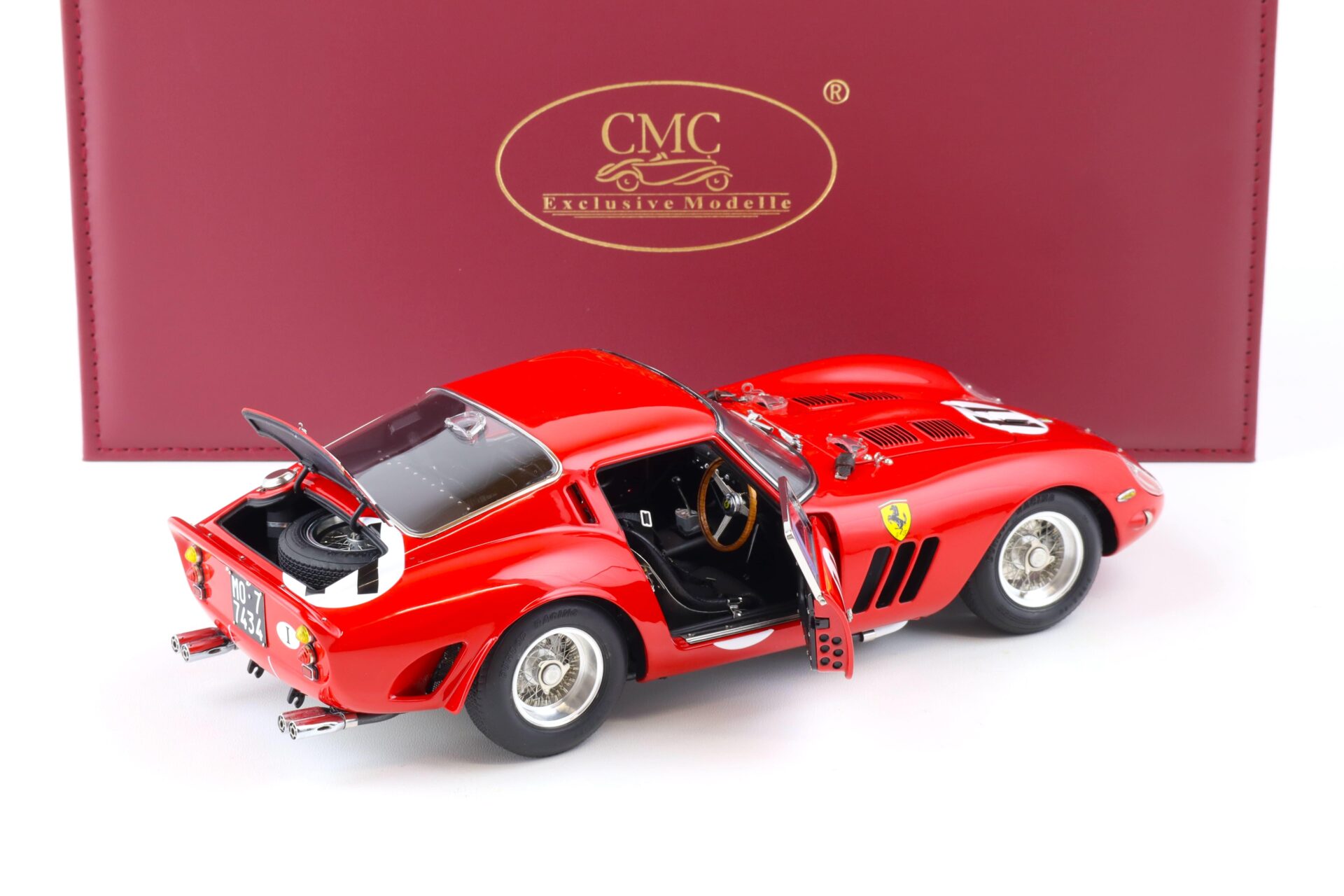 1:18 CMC Ferrari 250 GTO RHD 1000 km Paris 1962 Montlhery #11 Surtess/ Parkes M-249