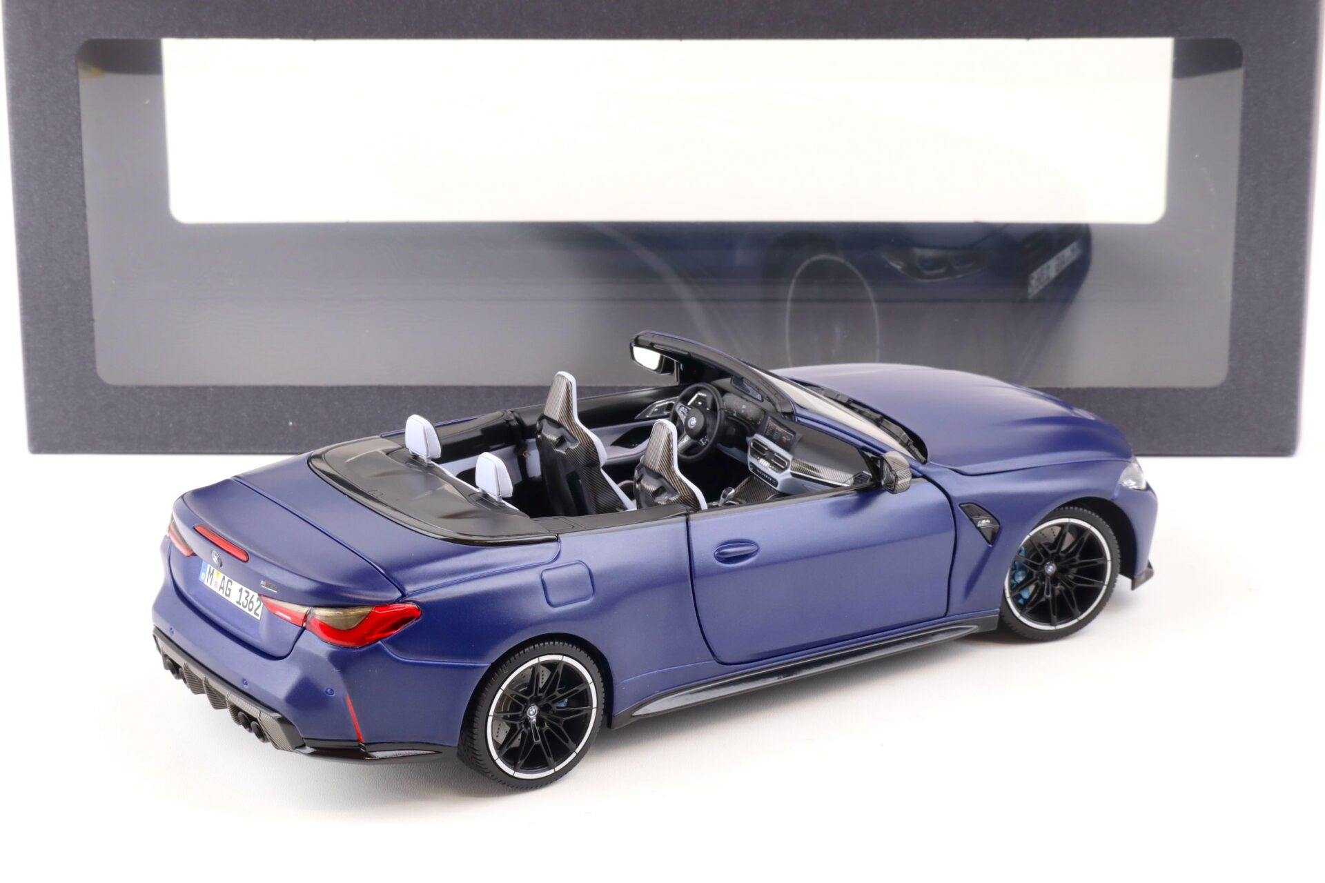 1:18 Minichamps BMW M4 Convertible (G83) Frozen Portimao blue 2020 DEALER VERSION