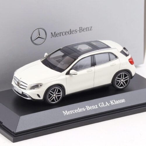 1:43 Schuco Mercedes GLA Klasse X156 cirrus white 2013 DEALER VERSION
