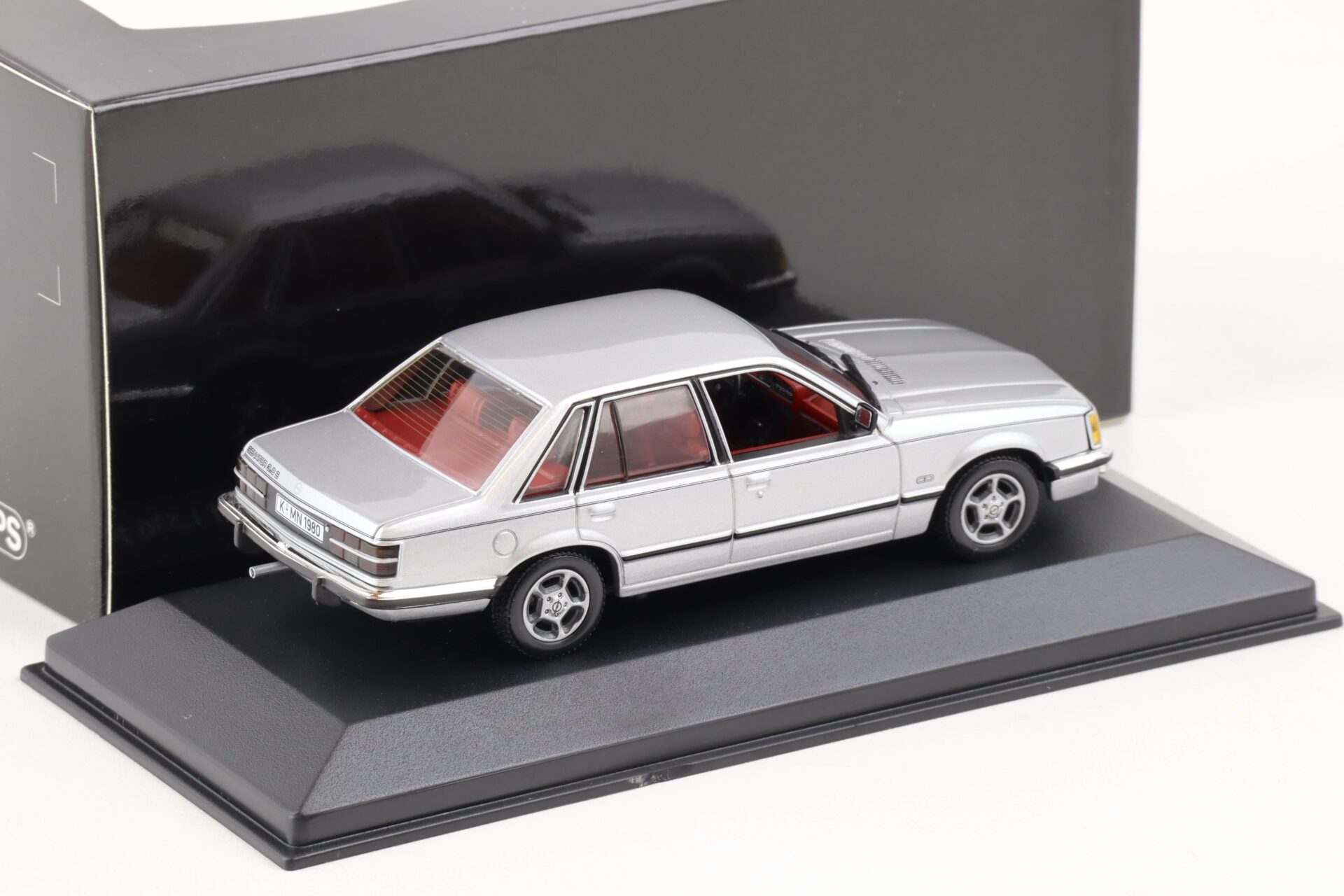 1:43 Minichamps Opel Senator A Sedan 1980 Astros silver