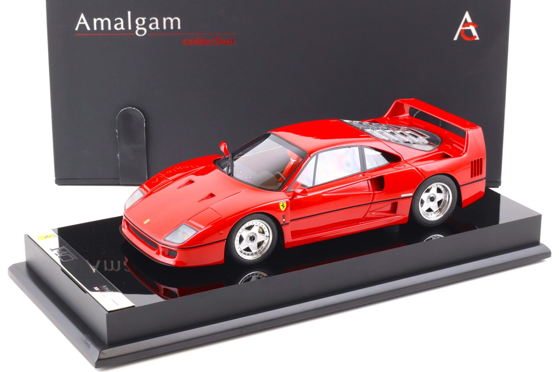1:18 Amalgam Ferrari F40 Coupe red 1987 Highend Resin with showcase M5904