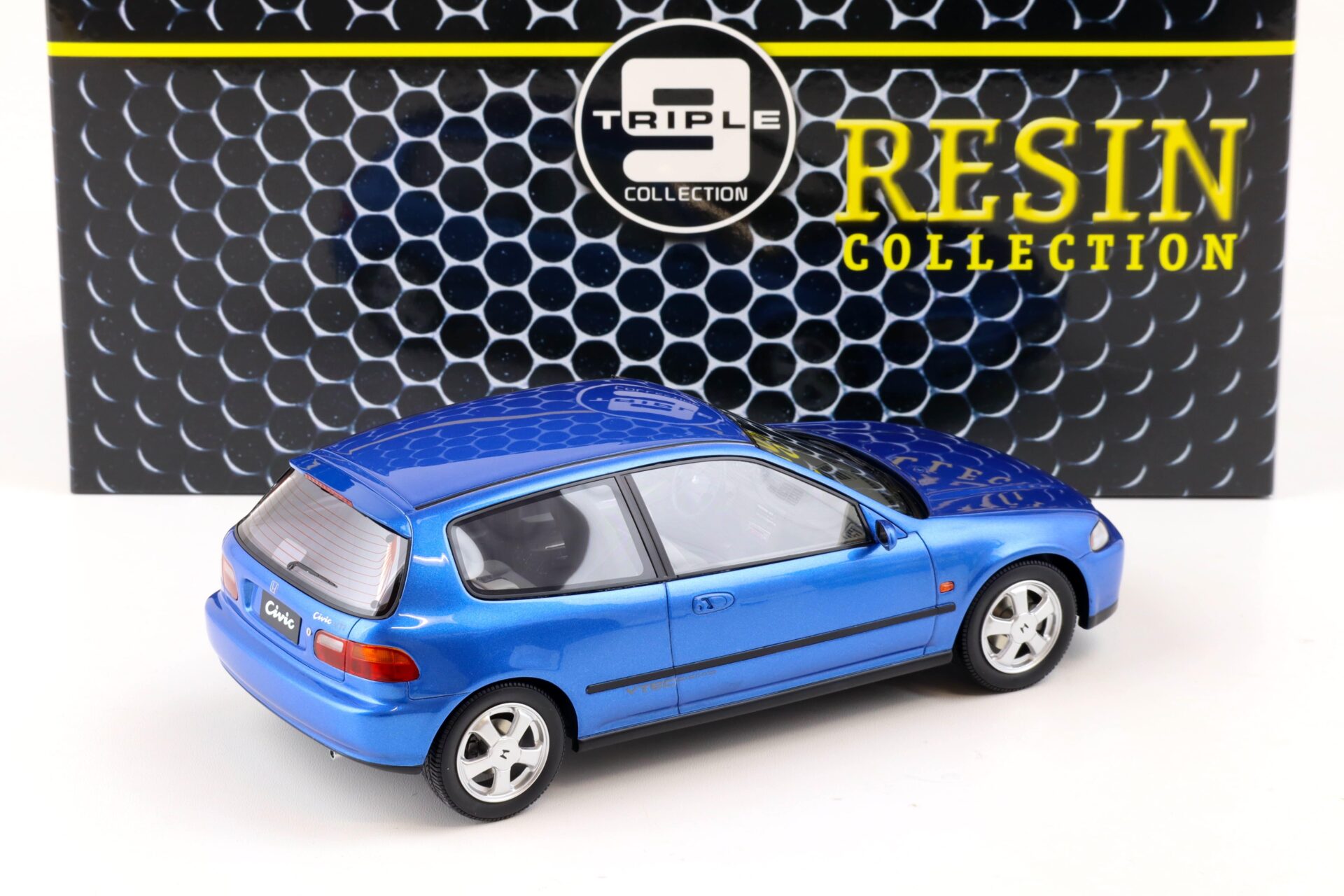 1:18 Triple9 Resin Honda Civic EG6 VTi Hatchback 1993 blue metallic
