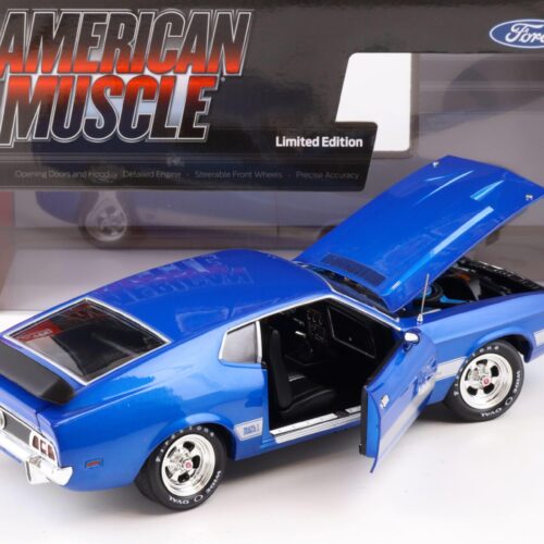 1:18 Auto World 1973 Ford Mustang Mach 1 Coupe Class of 1973 blue glow