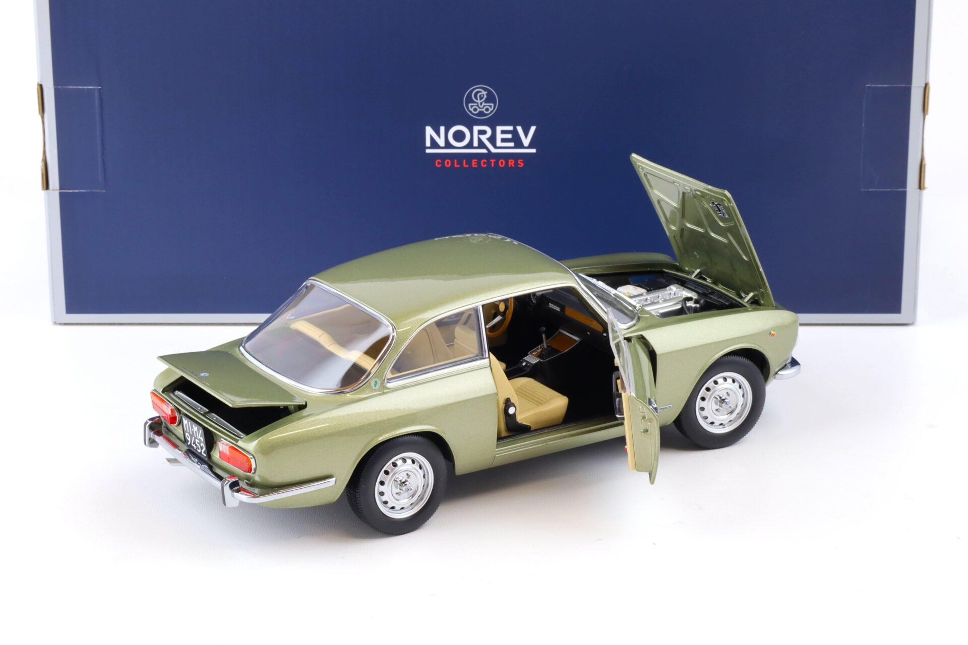 1:18 Norev Alfa Romeo 2000 GTV 1973 green metallic Limited 1000 pcs.