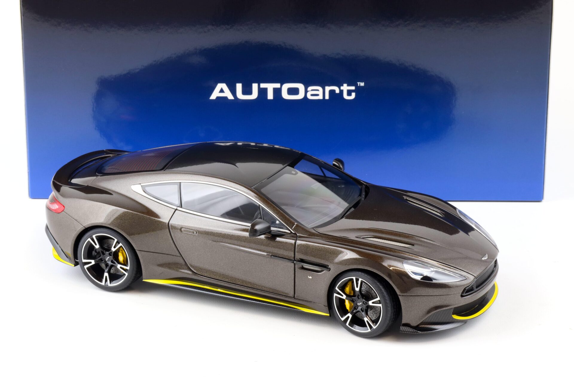 1:18 AUTOart Aston Martin Vanquish S 2017 Kopi bronze metallic 70273