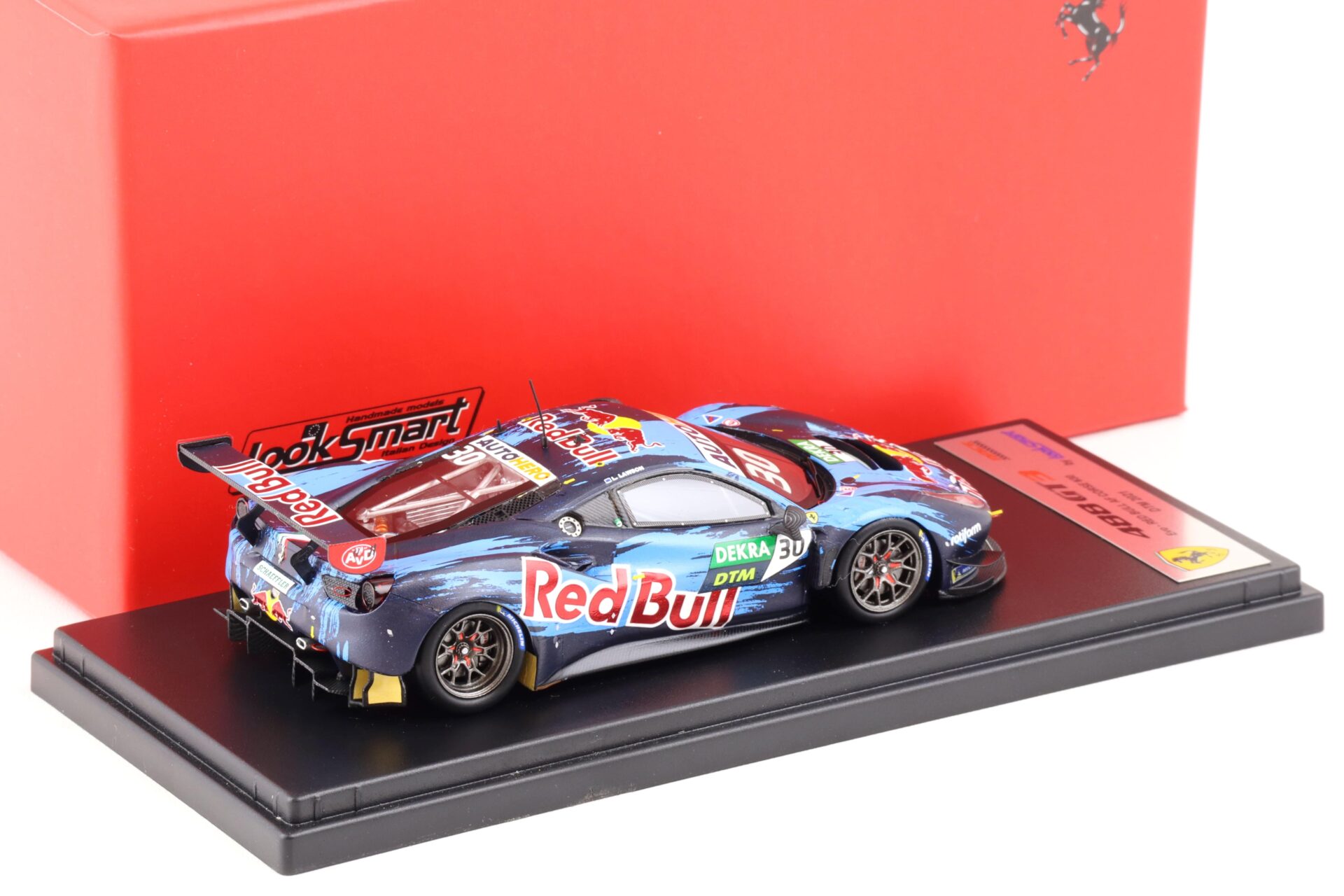 1:43 LookSmart Ferrari 488 GT3 Evo #30 Red Bull AF Corse DTM 2021 Liam Lawson LSRC125