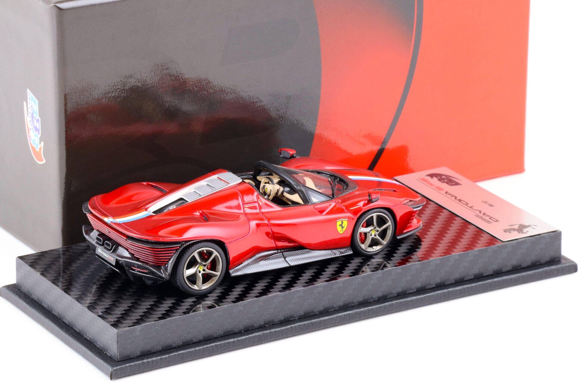 1:43 BBR Ferrari SP3 Daytona Serie Icona Rosso Fuoco Gloss/ French stripe CARBON BASE - Limited 37 pcs.